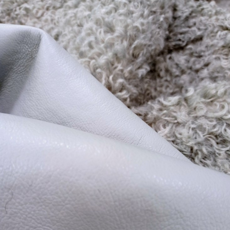 Дубленка с мехом козлик серая